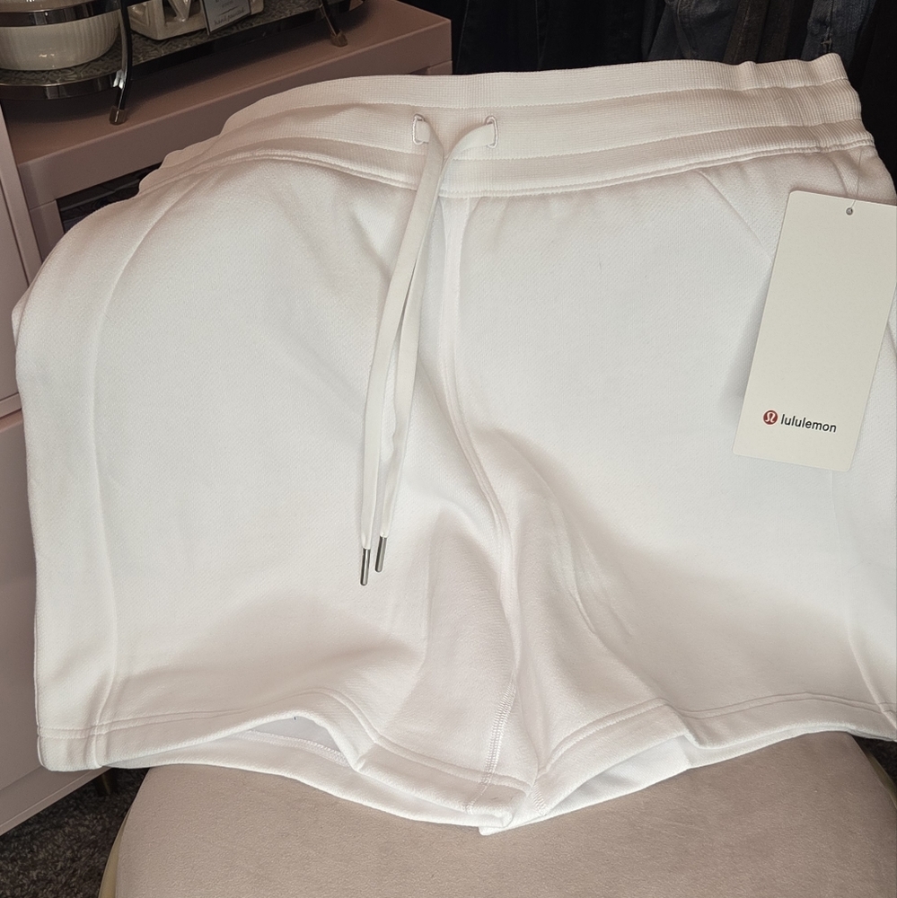 lululemon athletica White Athletic Shorts Scuba HIGH-RISE SHORT 5"